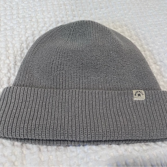 Madewell Accessories - Madewell (re)sourced cuffed beanie